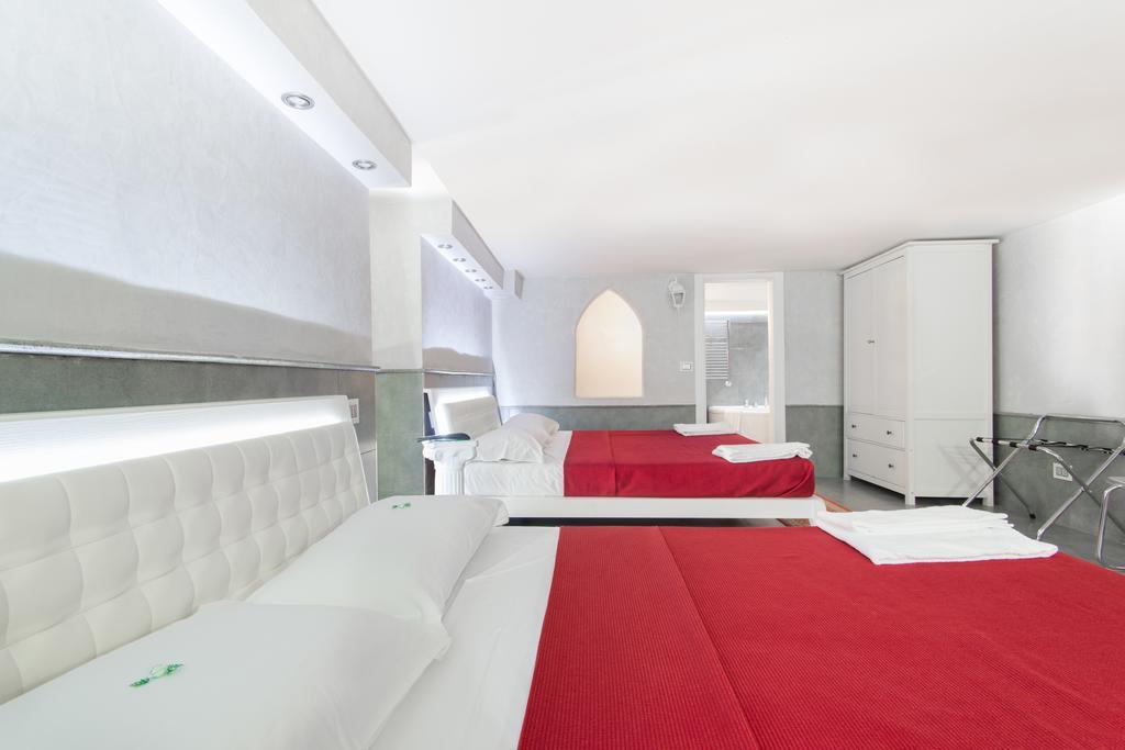 Suite Apartments Angioini Naples Luaran gambar