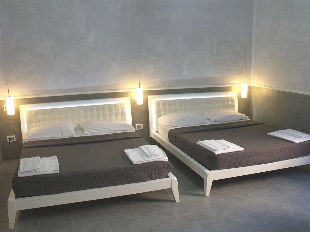 Suite Apartments Angioini Naples Luaran gambar