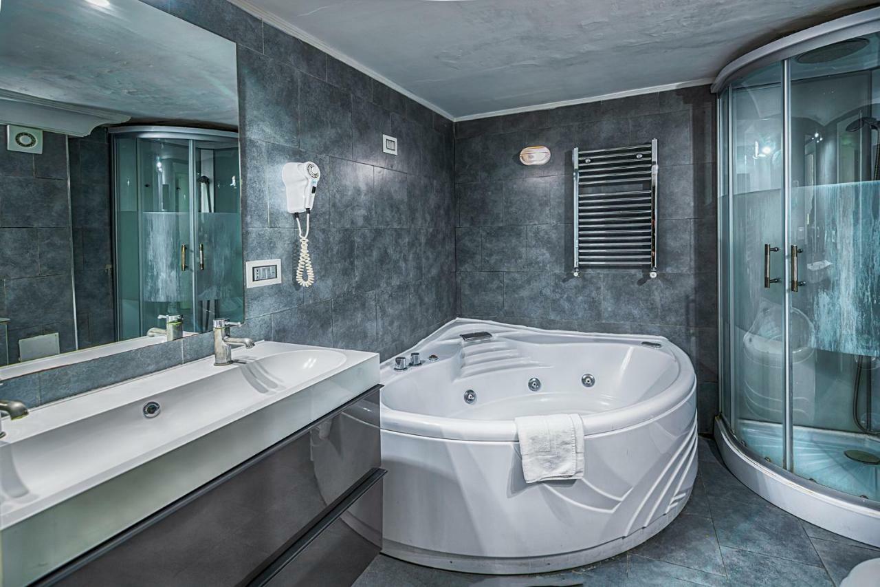Suite Apartments Angioini Naples Luaran gambar