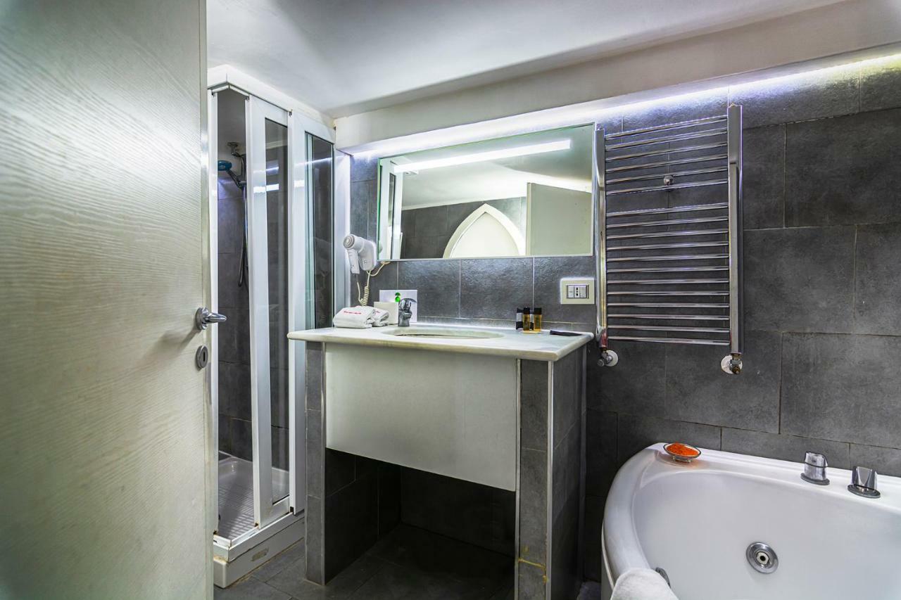 Suite Apartments Angioini Naples Luaran gambar