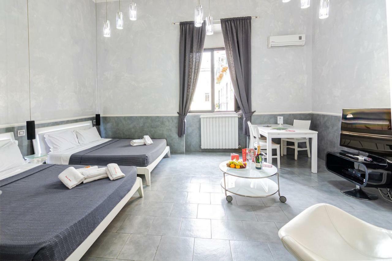 Suite Apartments Angioini Naples Luaran gambar