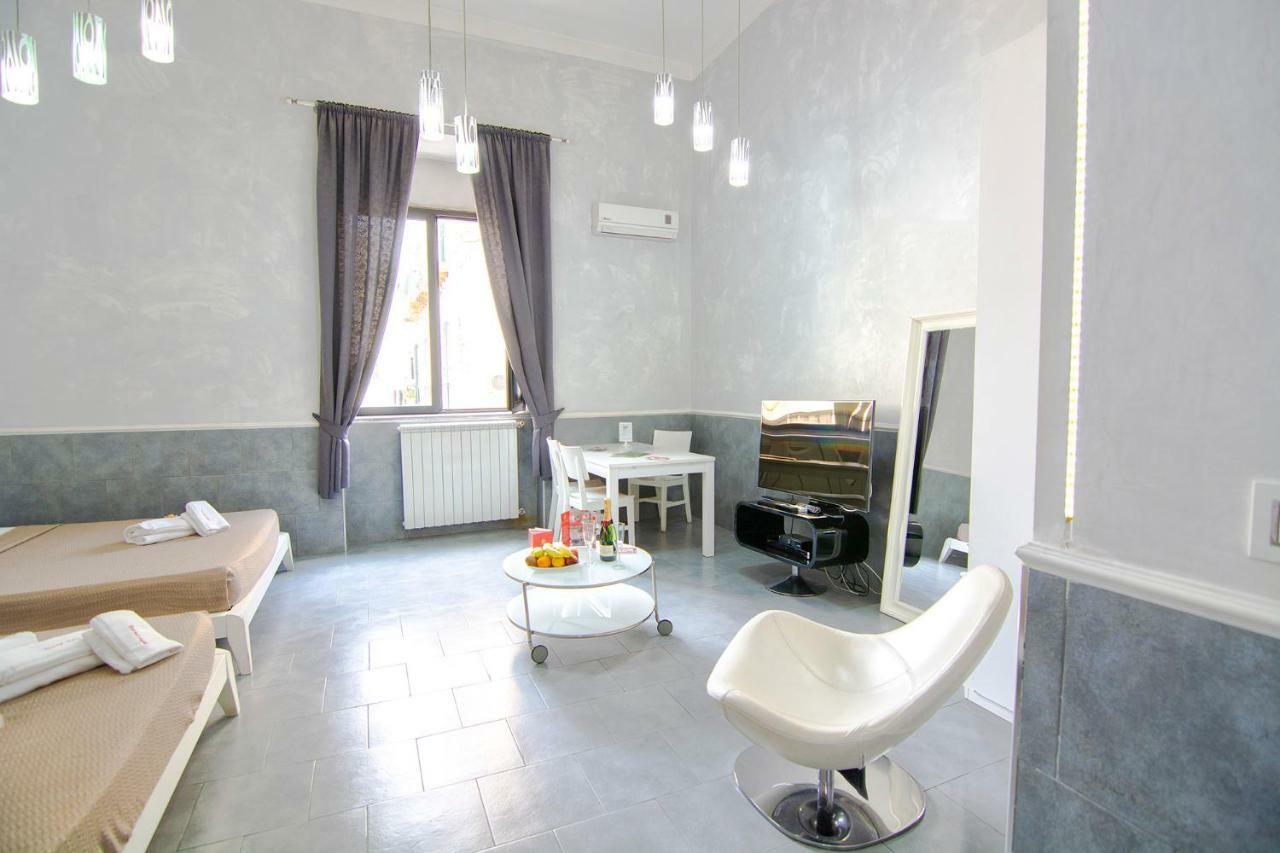 Suite Apartments Angioini Naples Luaran gambar
